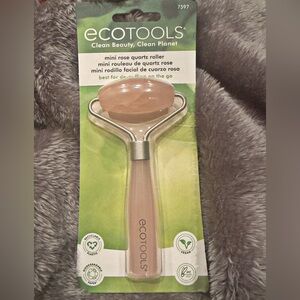 ECOTOOLS Mini Rose Quartz Facial Roller.
Clean Beauty, Clean Planet. NWT